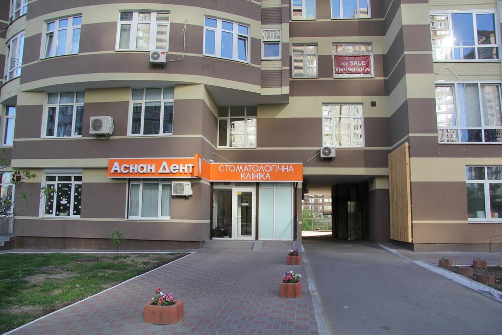 Solo Apartment Ahmatovoy 基輔 外观 照片